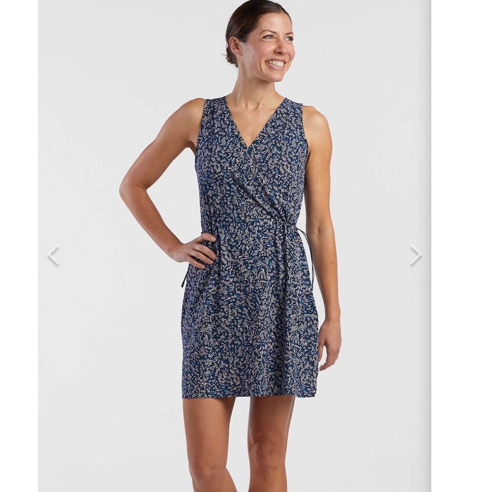 Title Nine Round Trip Dress Stonehenge Blue Reversible V-Neck Scoop Neck Medium
